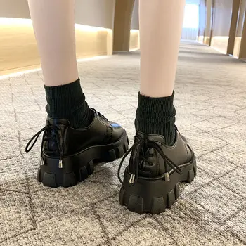 Kadın Küçük deri ayakkabı İngiliz Tarzı bayan Botları Kore Versiyonu Vahşi Artış Platformu Platformu tek ayakkabı Kadın