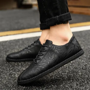 Yumuşak Deri rahat ayakkabılar Erkekler için Retro İngiliz erkek resmi ayakkabı Lüks Marka Oxfords Sonbahar Adam yürüyüş ayakkabısı Lace Up Rahat