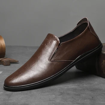Erkek günlük mokasen ayakkabı İnek Bölünmüş Deri Yeni Sürücü Vintage Kahverengi Tasarımcı Erkekler Üzerinde Kayma Masculino Flats Ayakkabı Rahat Büyük Boy 38-46