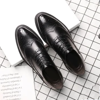 Brogues Erkekler erkek resmi ayakkabı Hakiki Deri Resmi Ayakkabı Klasik Lace Up Yüksek Kalite Erkek Ofis Ayakkabı Erkek Elbise Oxford Ayakkabı