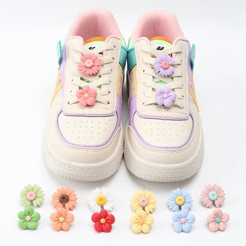 1 Adet Renkli Çiçekler Ayakabı Klipler Toka Süslemeleri DIY Papatya Çiçekleri Ayakkabı Cazibe Aksesuarları Kız Hediye için Sneakers Casual